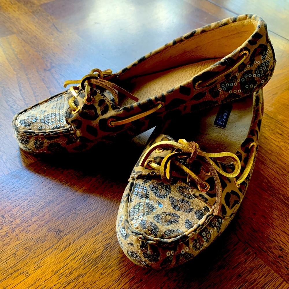 Sperry driving moccasin with leopard print size 8.5